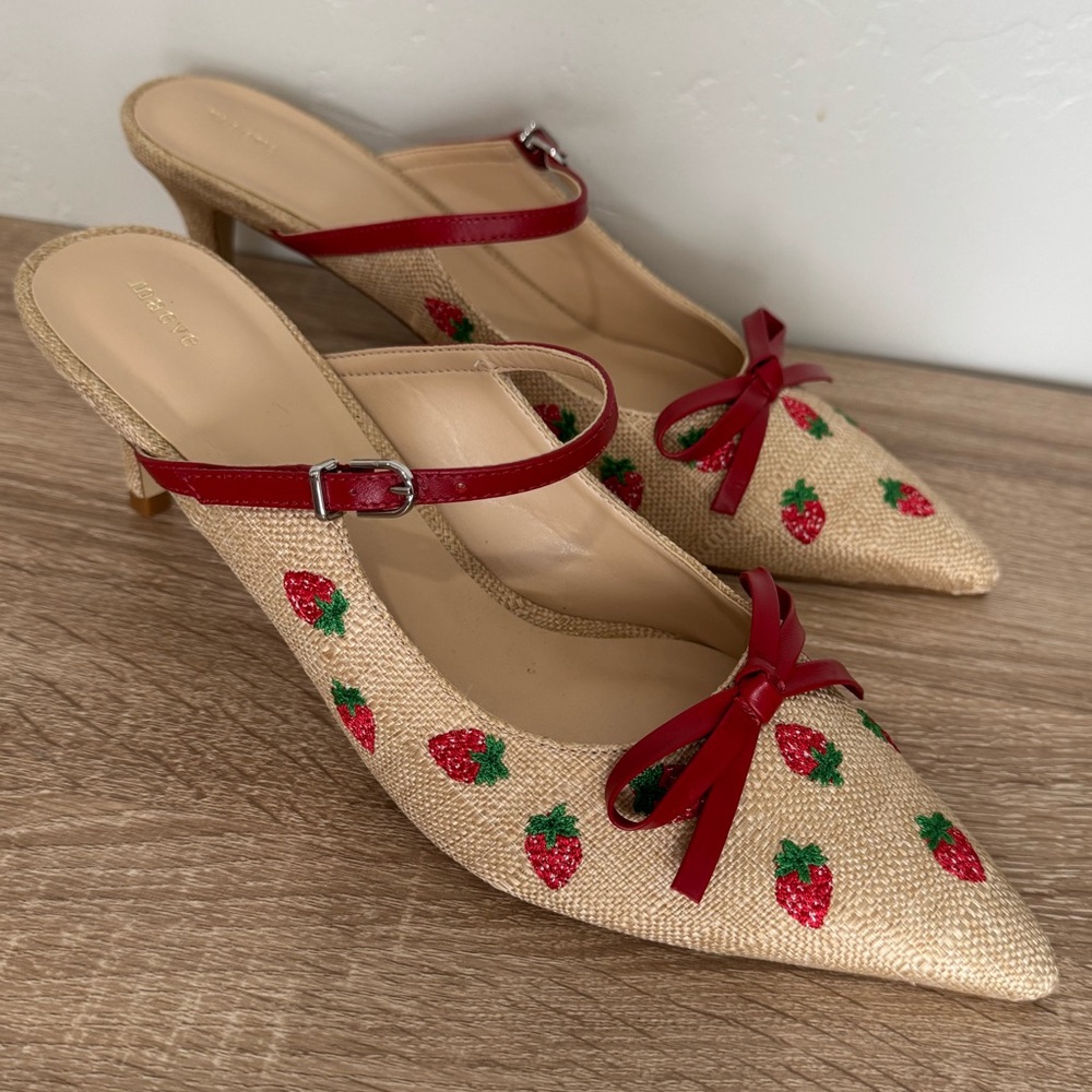 Maeve Straw Pointed-Toe Slingback Heels with Red Strawberry Embroidery - Picture 5 of 8